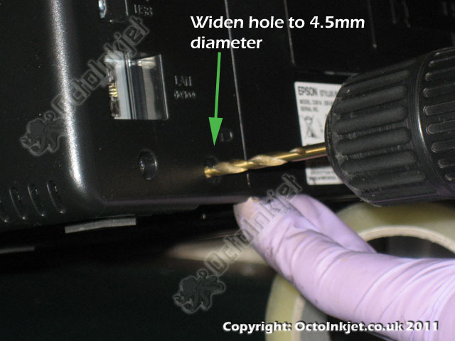 Widen screw hole to 4.5mm diameter